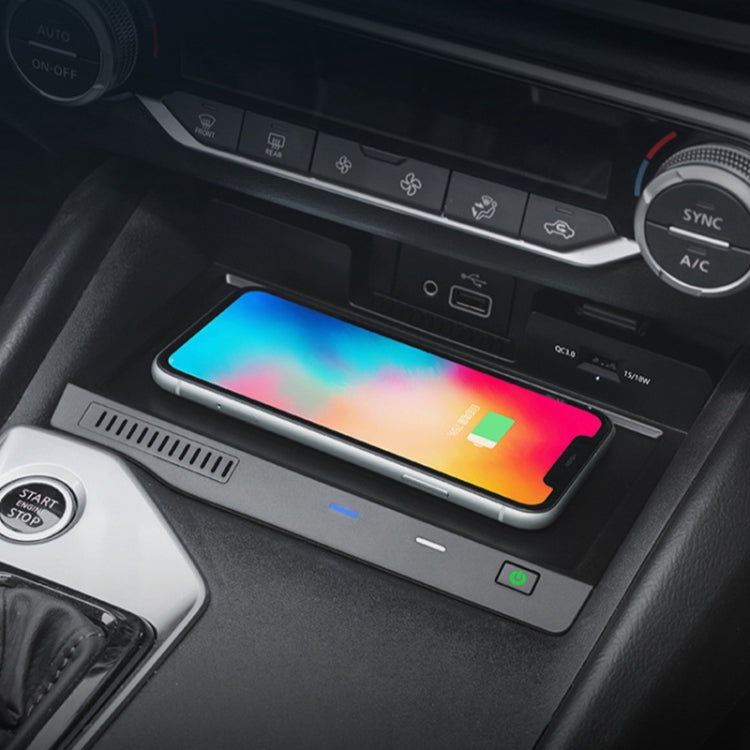 HFC-1040 Car Qi Standard Wireless Charger 10W Quick Charging for Nissan Teana 2019-2021, Left Driving - Wireless Charging Pads by PMC TechLife | Online Shopping South Africa | PMC TechLife