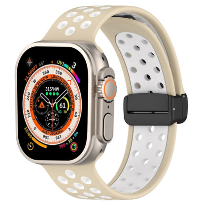 For Apple Watch Ultra 49mm Magnetic Buckle Silicone Watch Band(Khaki White) - Watch Bands by PMC Jewellery | Online Shopping South Africa | PMC Jewellery